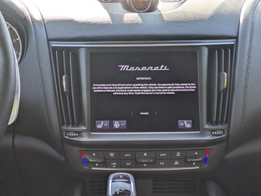 Used 2021 Maserati Levante S AWD/4WD image 28
