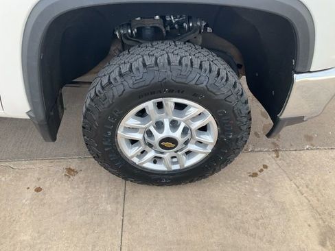 Used 2022 Chevrolet Silverado 2500 LT image 35