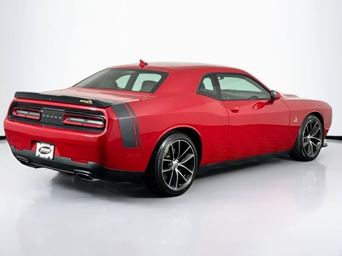 Used 2016 Dodge Challenger R/T Scat Pack w/ Leather Interior Group image 11