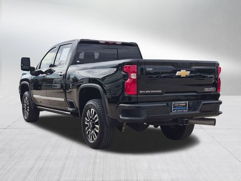 Used 2024 Chevrolet Silverado 3500 High Country w/ High Country Premium Package AWD/4WD image 4