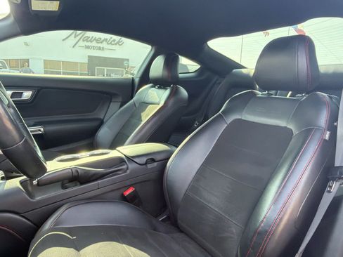 Used 2019 Ford Mustang GT Premium w/ Equipment Group 401A RWD image 7