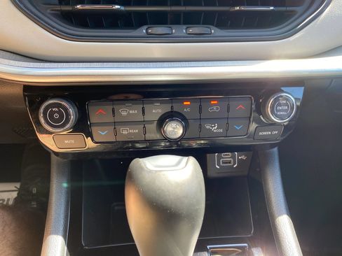 Used 2025 Jeep Compass Limited AWD/4WD image 20