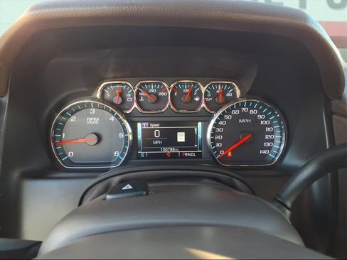 Used 2019 Chevrolet Suburban LT image 28