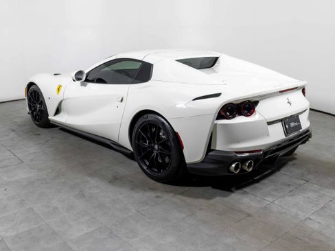 Used 2021 Ferrari 812 GTS image 14