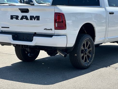 New 2026 RAM 2500 Big Horn AWD/4WD image 8