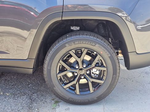New 2026 Jeep Grand Cherokee Altitude RWD image 9