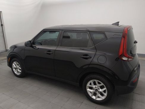 Used 2022 Kia Soul LX w/ Technology Package FWD image 3