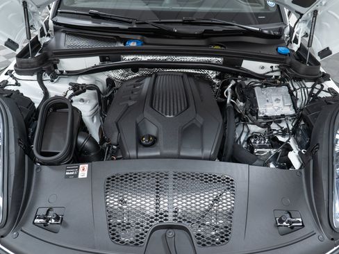 New 2026 Porsche Macan Turbo AWD/4WD image 12