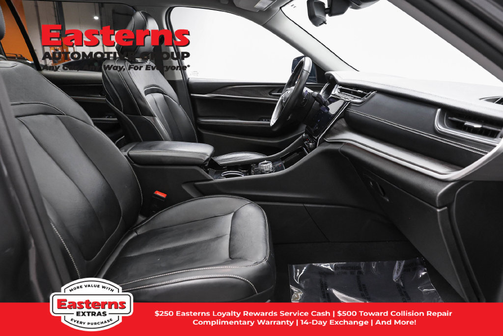 Used 2022 Jeep Grand Cherokee L Limited AWD/4WD image 28