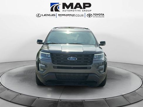 Used 2017 Ford Explorer Sport w/ Equipment Group 401A AWD/4WD image 8