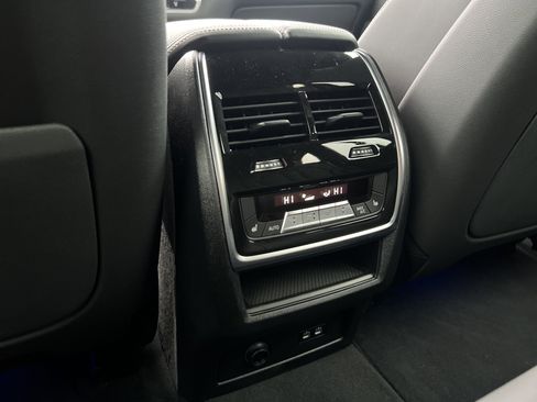 Used 2025 BMW X5 sDrive40i w/ M Sport Package image 41