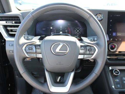 Certified 2025 Lexus GX 550 w/ Accessory Package (Z1) image 16