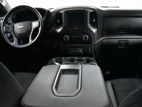 Used 2024 Chevrolet Silverado 2500 Custom w/ Custom Value Package image 17