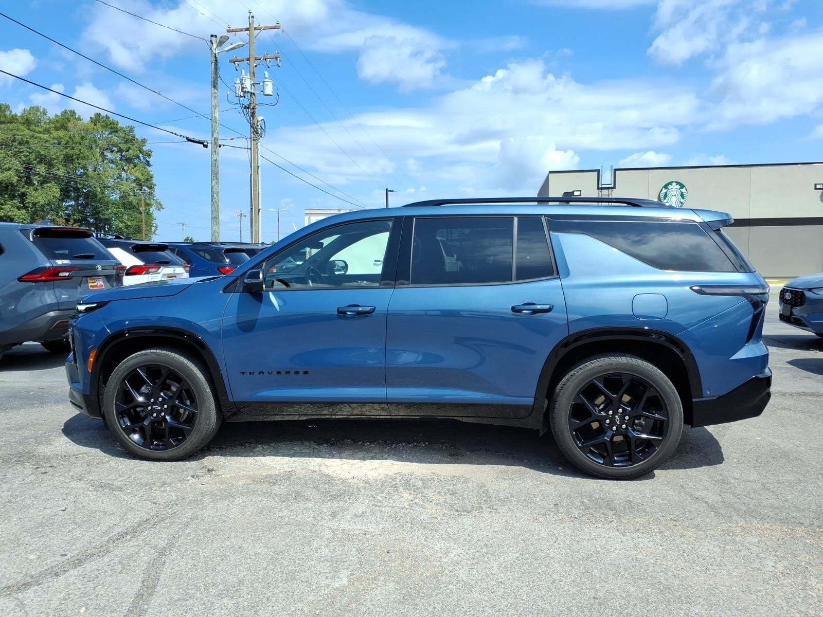Used 2025 Chevrolet Traverse RS w/ LPO, Floor Liner Package AWD/4WD image 2