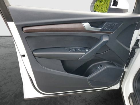 Used 2023 Audi Q5 2.0T Premium w/ Convenience Package image 21