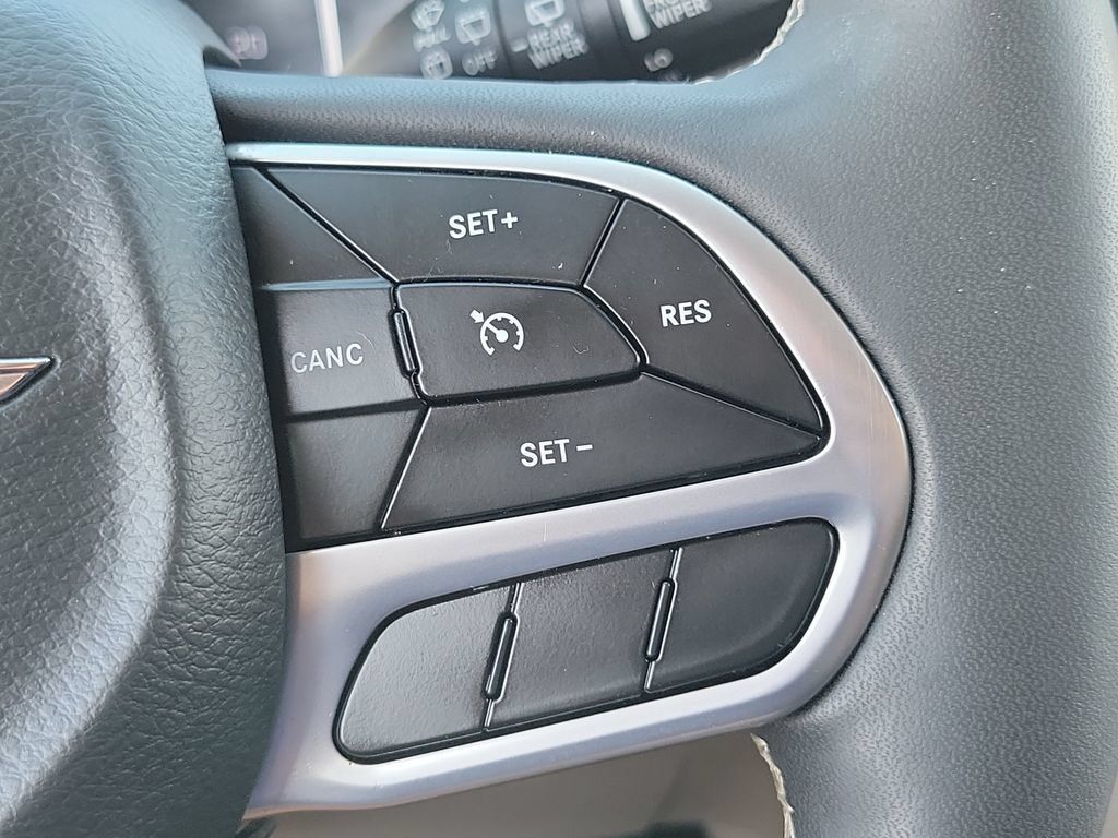Used 2024 Chrysler Voyager LX FWD image 6