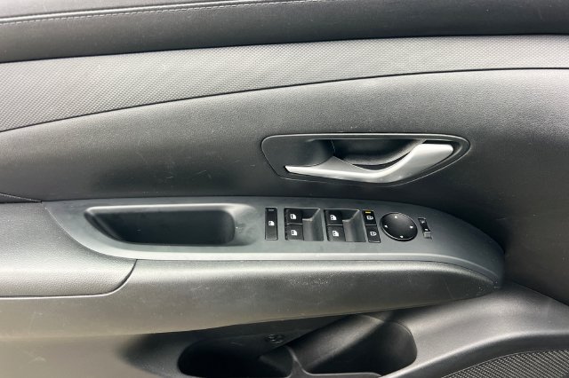 Used 2025 Hyundai Tucson SEL FWD image 13