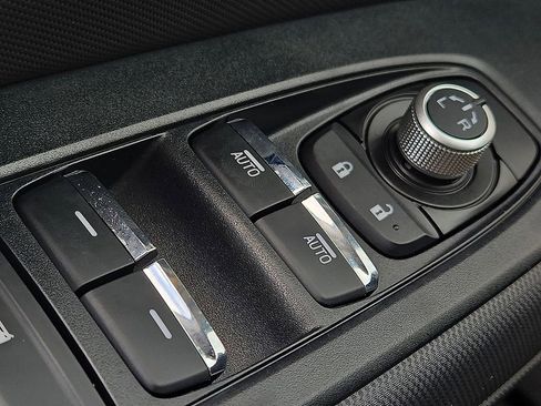 Certified 2025 Subaru Forester Limited w/ Popular Package image 18