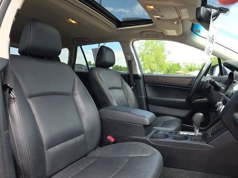 Used 2016 Subaru Outback 2.5i Limited AWD/4WD image 14