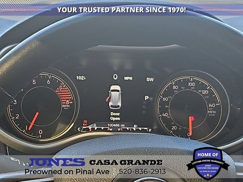 Used 2017 Jeep Cherokee Trailhawk AWD/4WD image 10
