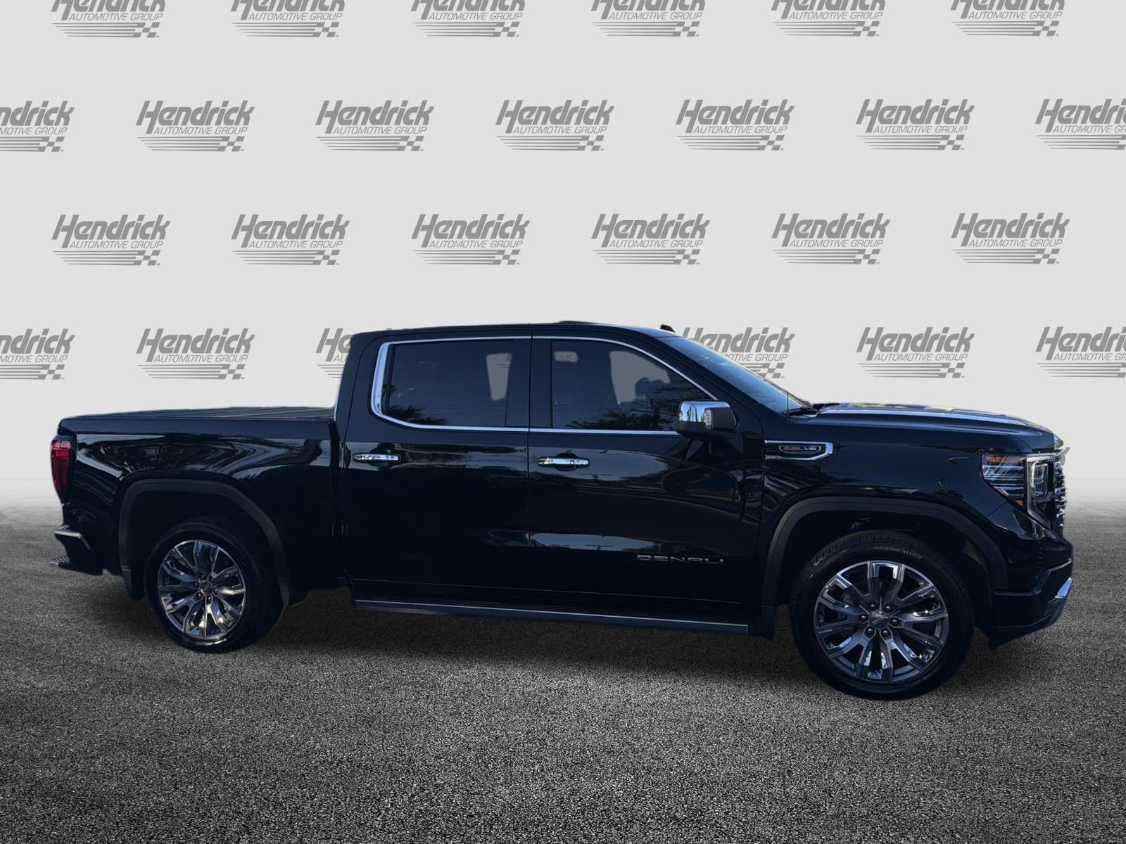 Used 2025 GMC Sierra 1500 Denali AWD/4WD image 11