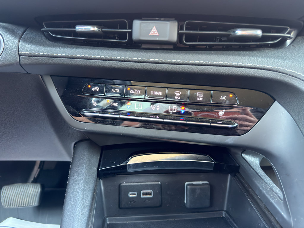 Used 2022 Buick Envision Preferred FWD image 31