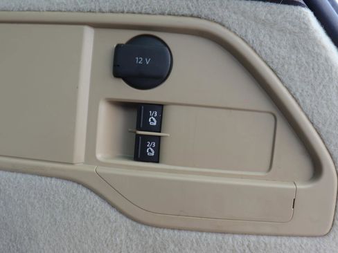 Used 2013 Volkswagen Touareg TDI AWD/4WD image 18