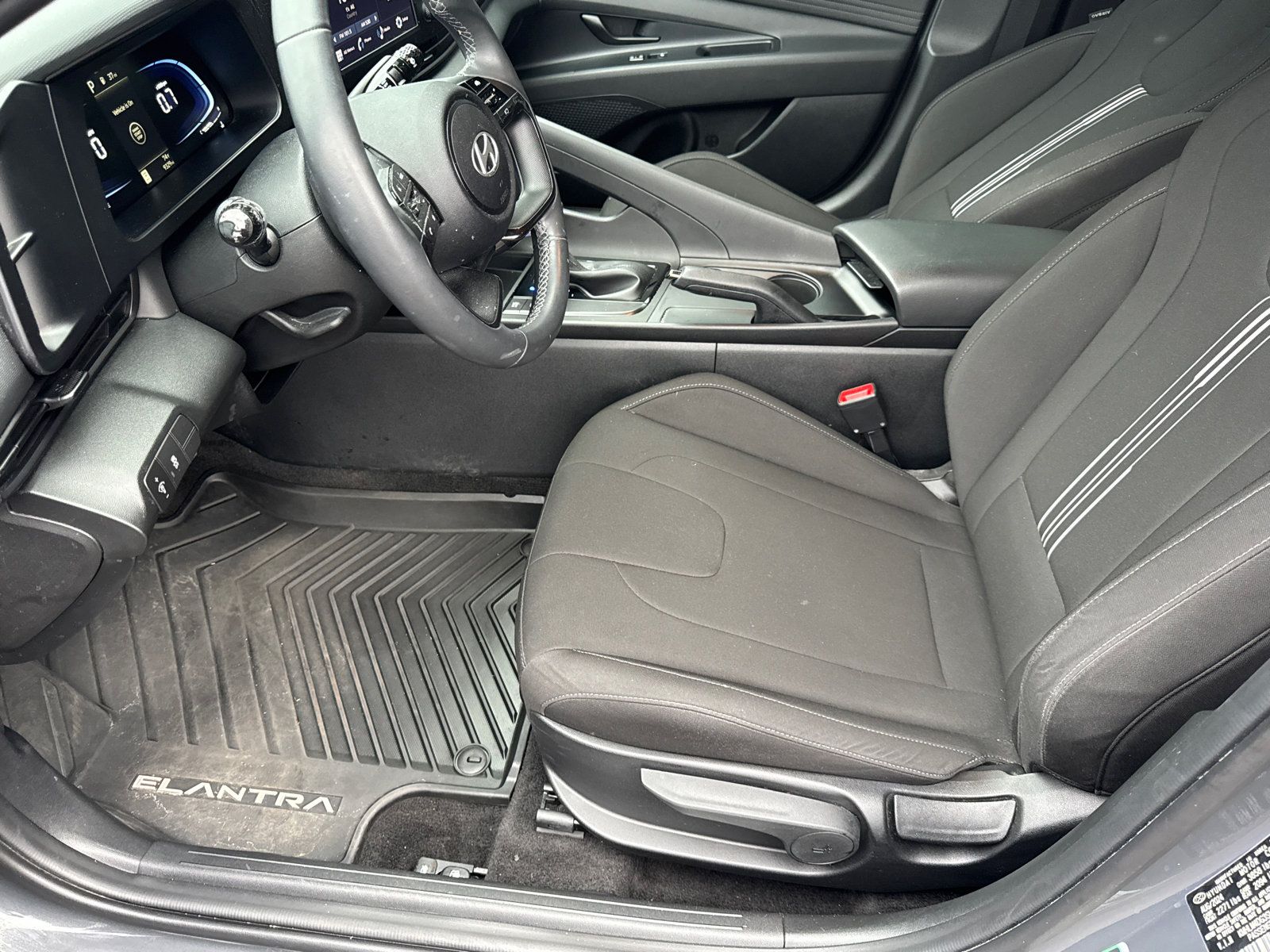 Used 2025 Hyundai Elantra Sport FWD image 9
