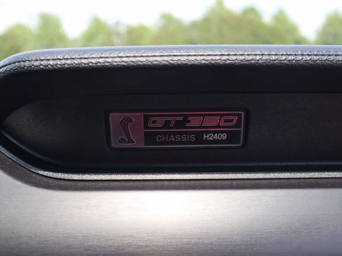 Used 2017 Ford Mustang Shelby GT350 w/ Electronics Package RWD image 27