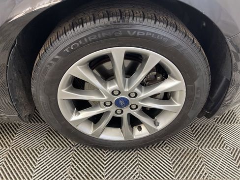 Used 2017 Ford Fusion SE w/ Fusion SE Technology Package image 25