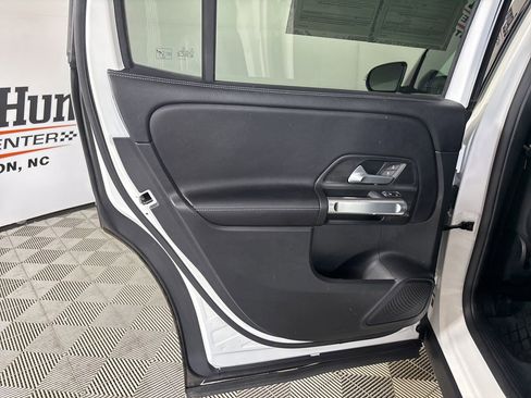 Used 2022 Mercedes-Benz GLB 250 4MATIC image 22