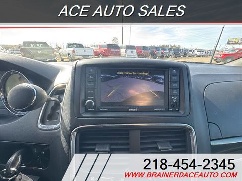 Used 2019 Dodge Grand Caravan SE image 17