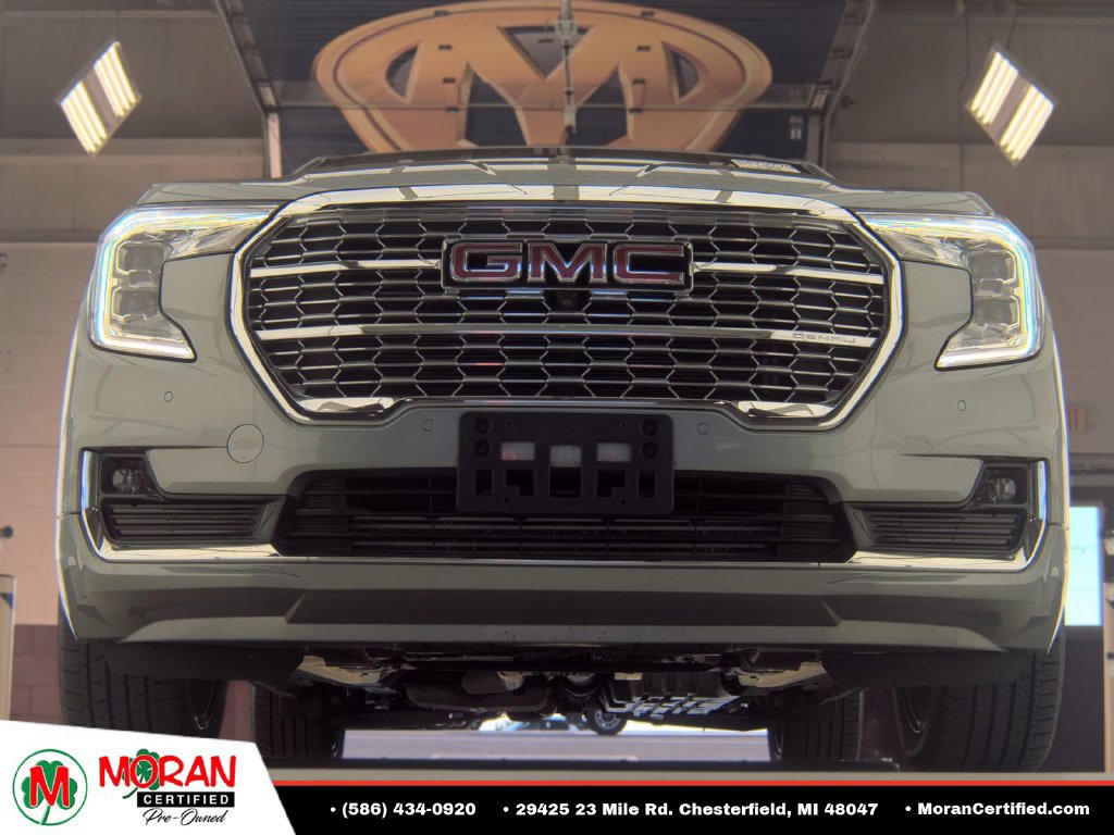 Used 2023 GMC Terrain Denali w/ Denali Premium Package AWD/4WD image 3