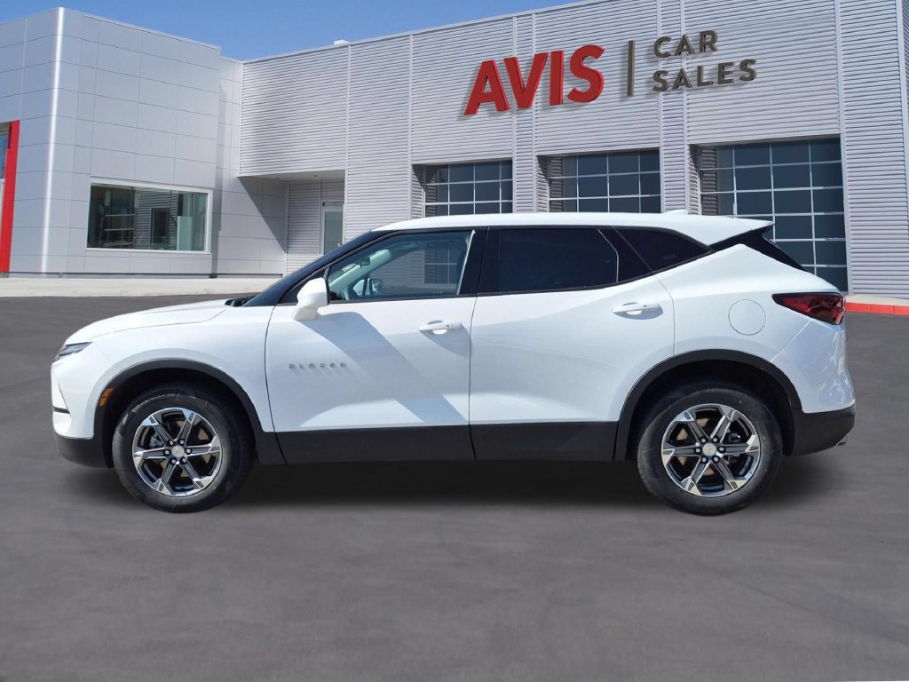 Used 2025 Chevrolet Blazer LT FWD image 10