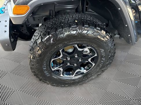 Used 2022 Jeep Wrangler Unlimited Rubicon 4xe w/ Steel Bumper Group AWD/4WD image 35