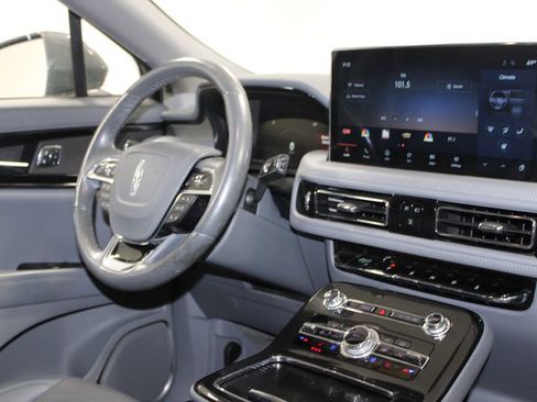 Used 2022 Lincoln Nautilus Reserve image 29