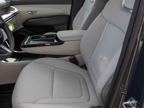 Used 2025 Hyundai Tucson Limited image 9