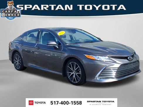 Used 2023 Toyota Camry XLE w/ Navigation Package FWD image 5