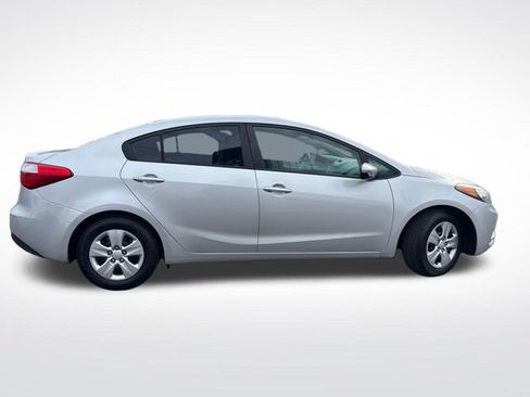Used 2016 Kia Forte LX image 7