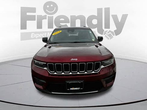 Used 2024 Jeep Grand Cherokee Laredo image 1