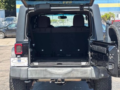 Used 2015 Jeep Wrangler Unlimited Sport w/ Quick Order Package 24S AWD/4WD image 13