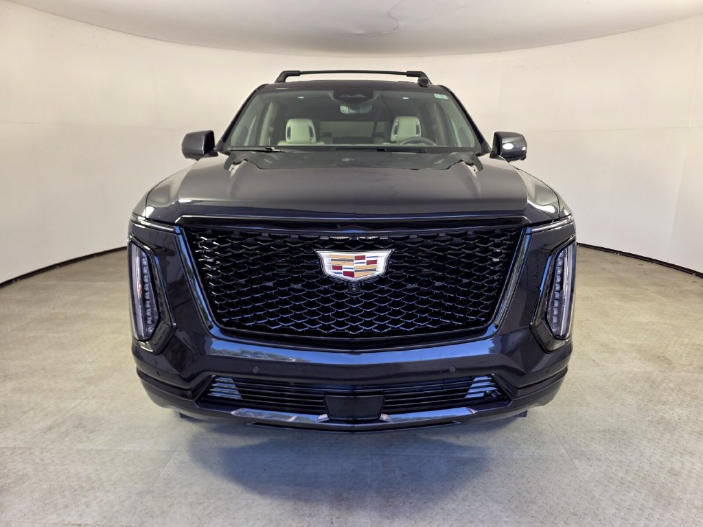 Used 2025 Cadillac Escalade ESV Sport Platinum AWD/4WD image 2