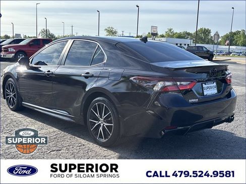 Used 2024 Toyota Camry SE FWD image 8