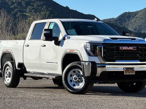 Certified 2024 GMC Sierra 2500 Pro AWD/4WD image 2