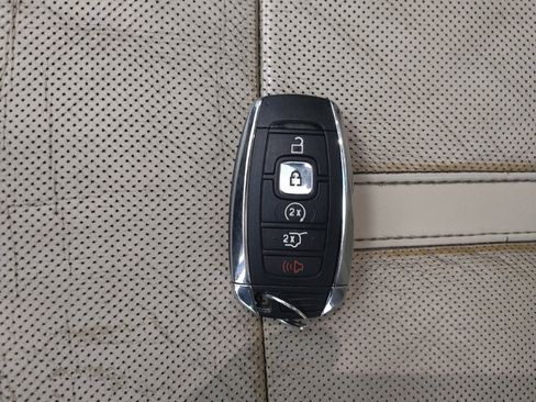 Used 2018 Lincoln MKZ Reserve image 32