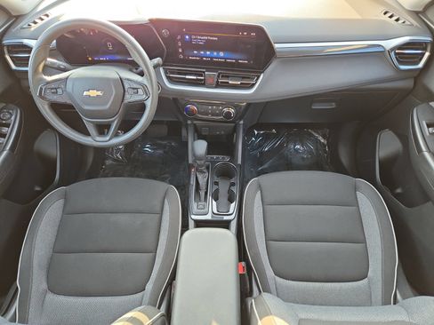 Used 2024 Chevrolet TrailBlazer LT AWD/4WD image 16