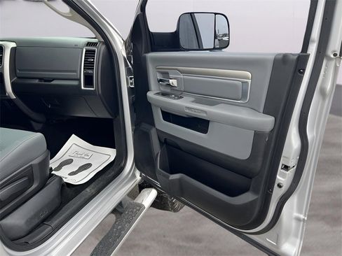 Used 2017 RAM 2500 SLT image 19