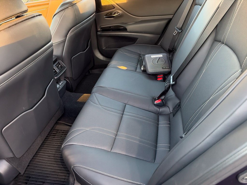 Used 2025 Lexus ES 350 w/ Luxury Package FWD image 26