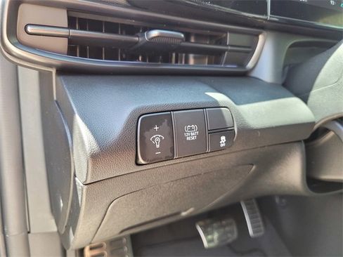 New 2025 Hyundai Elantra SEL image 14