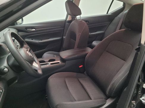 Used 2025 Nissan Altima 2.5 SV FWD image 17